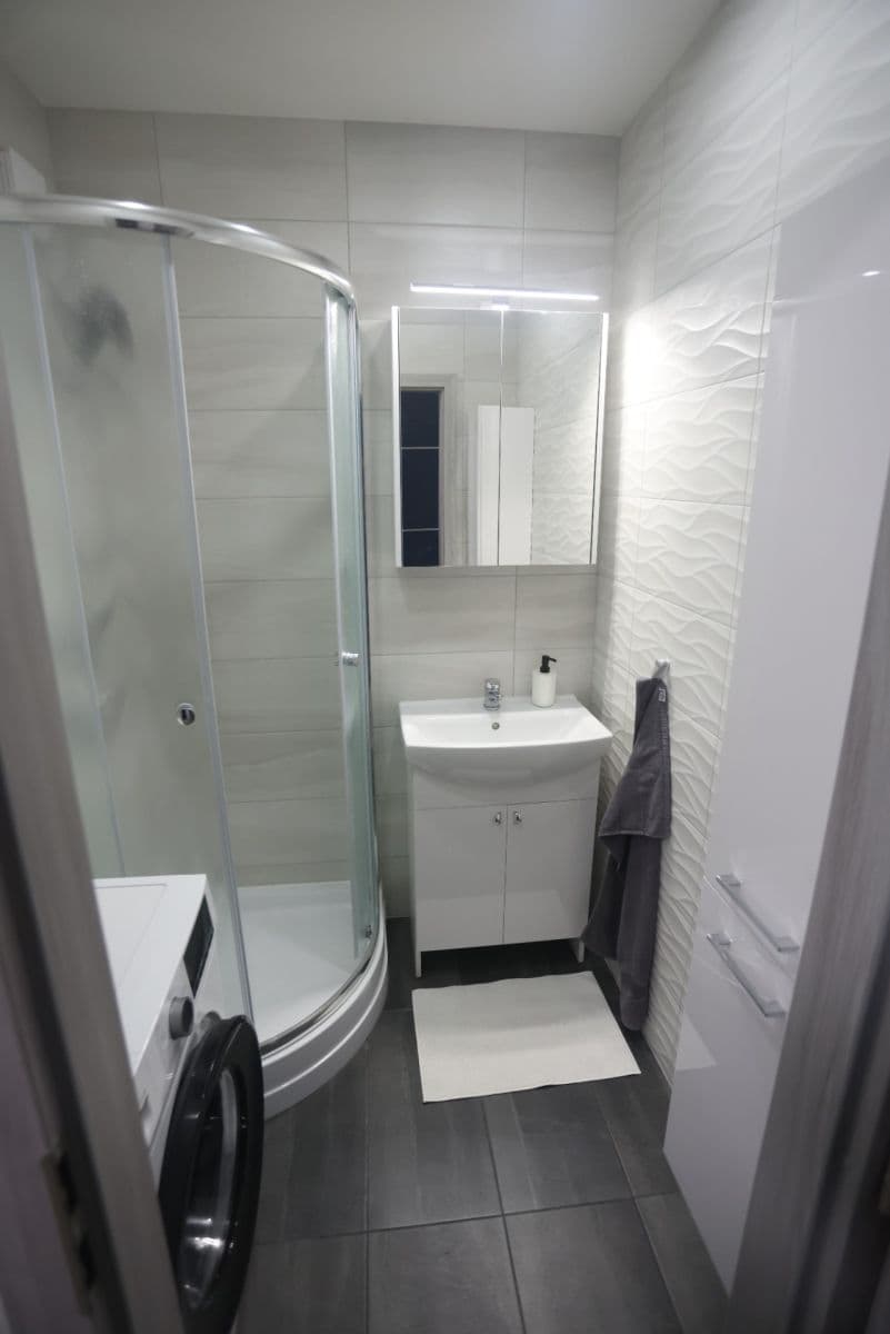 Prenájom bytu 3-izbový 61 m², Kryštofova, Praha, Praha Prenájom bytu 3-izbový 61 m², Kryštofova, Praha, Praha