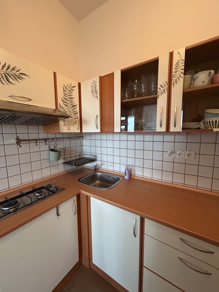 Prenájom bytu 2-izbový 34 m², Petrohradská, Praha, Praha Prenájom bytu 2-izbový 34 m², Petrohradská, Praha, Praha