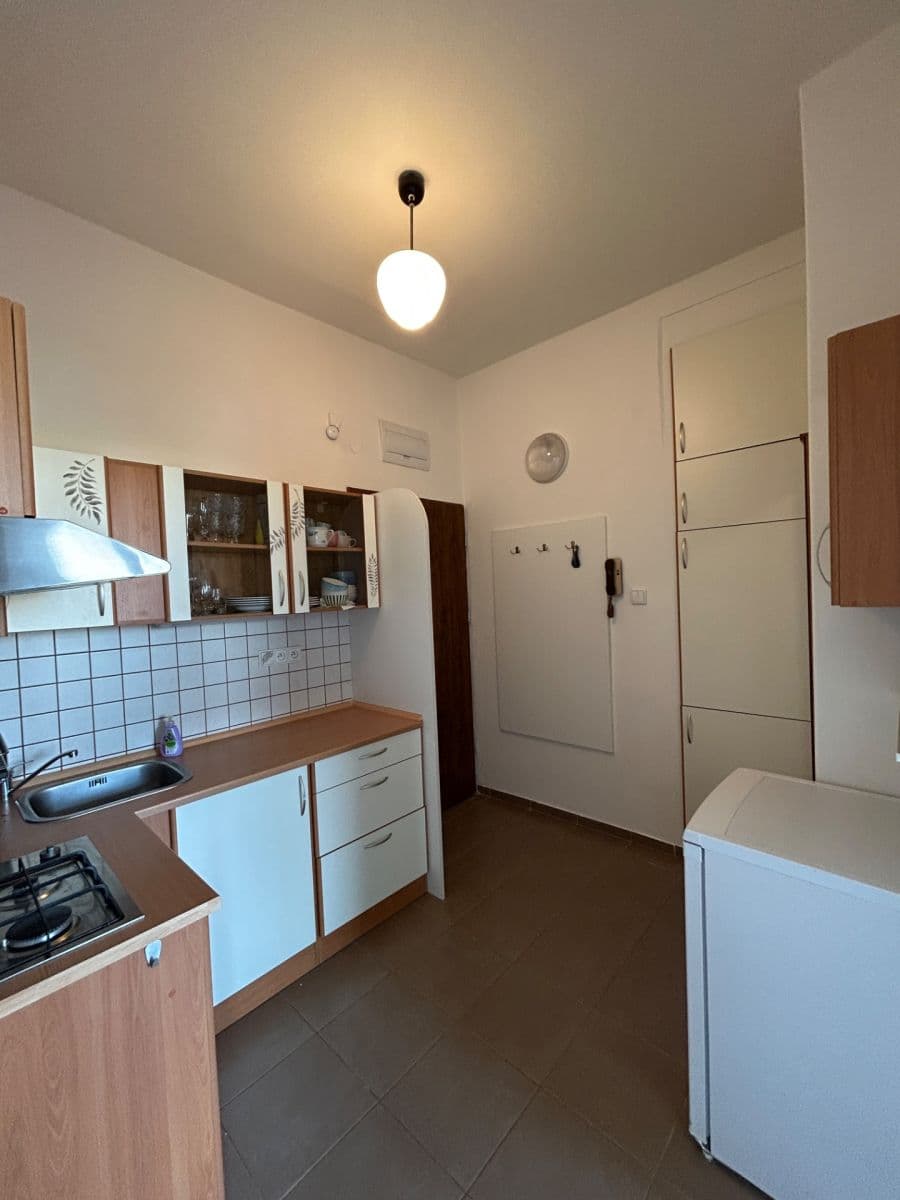 Prenájom bytu 2-izbový 34 m², Petrohradská, Praha, Praha Prenájom bytu 2-izbový 34 m², Petrohradská, Praha, Praha