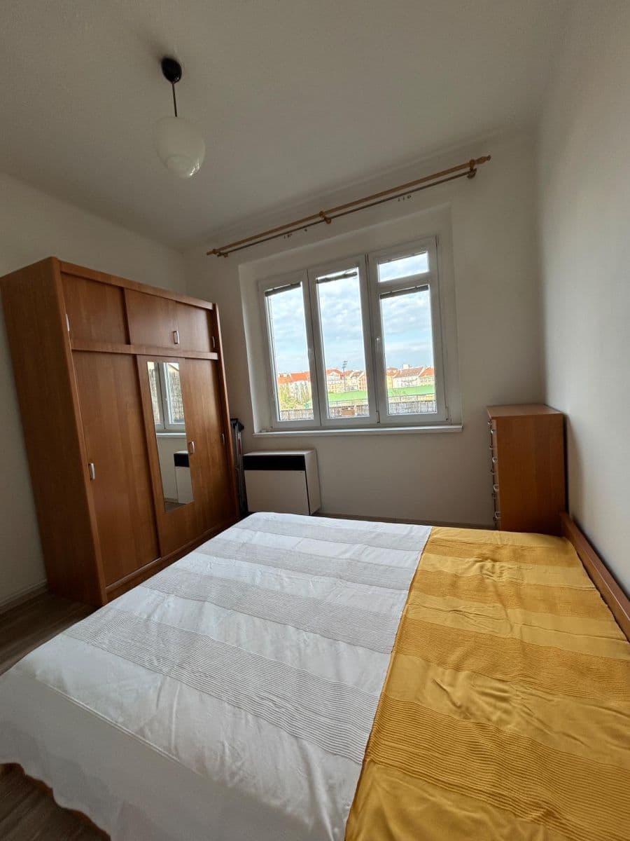 Prenájom bytu 2-izbový 34 m², Petrohradská, Praha, Praha Prenájom bytu 2-izbový 34 m², Petrohradská, Praha, Praha