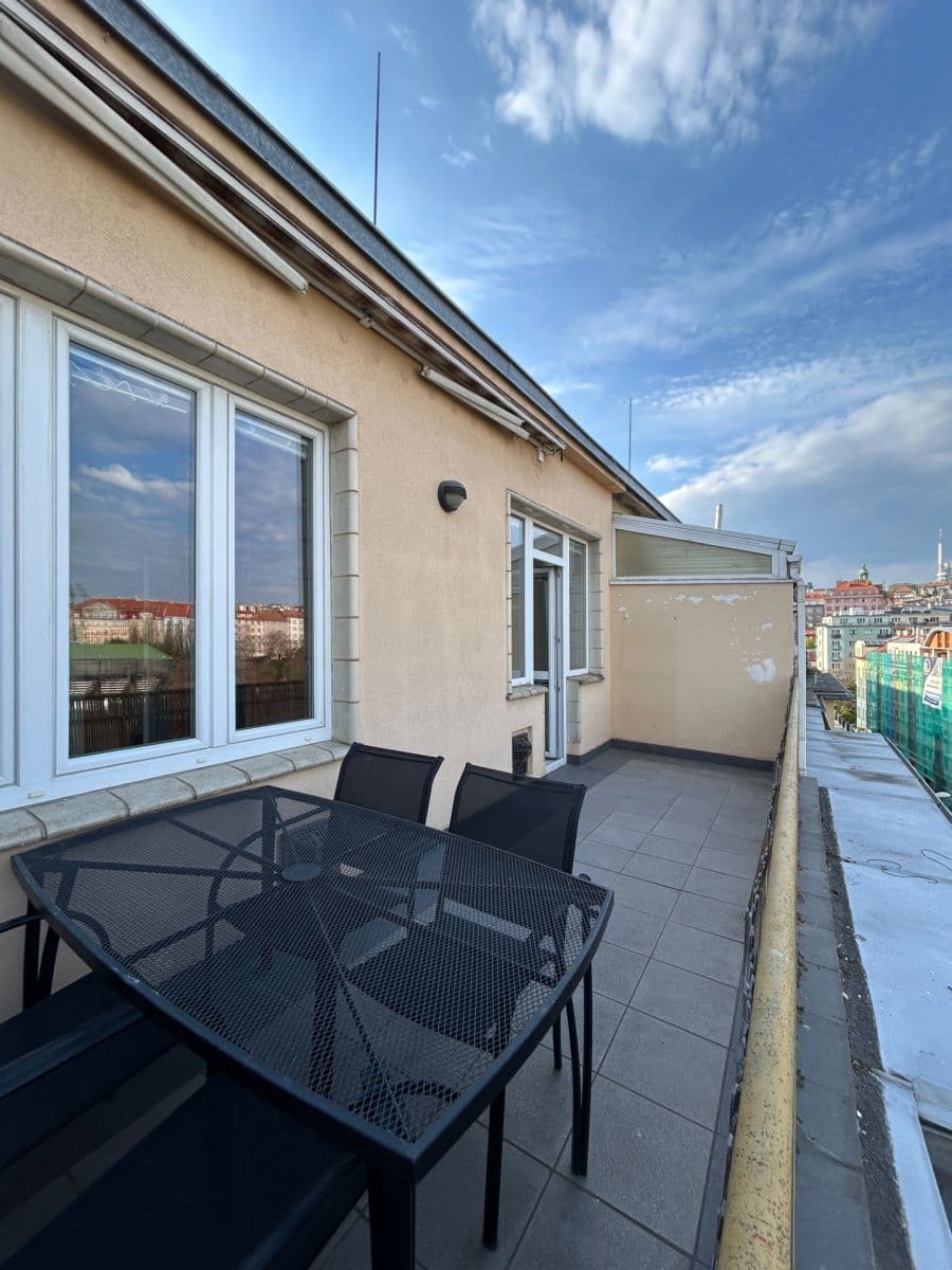 Prenájom bytu 2-izbový 34 m², Petrohradská, Praha, Praha Prenájom bytu 2-izbový 34 m², Petrohradská, Praha, Praha