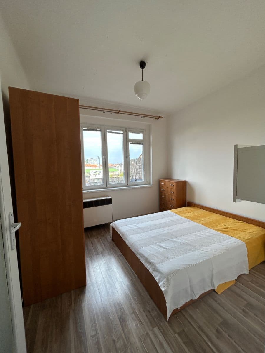 Prenájom bytu 2-izbový 34 m², Petrohradská, Praha, Praha Prenájom bytu 2-izbový 34 m², Petrohradská, Praha, Praha