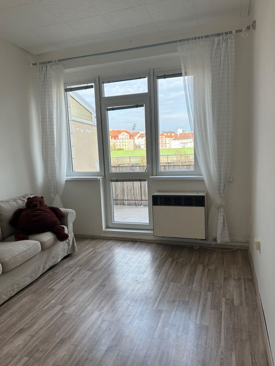 Prenájom bytu 2-izbový 34 m², Petrohradská, Praha, Praha Prenájom bytu 2-izbový 34 m², Petrohradská, Praha, Praha