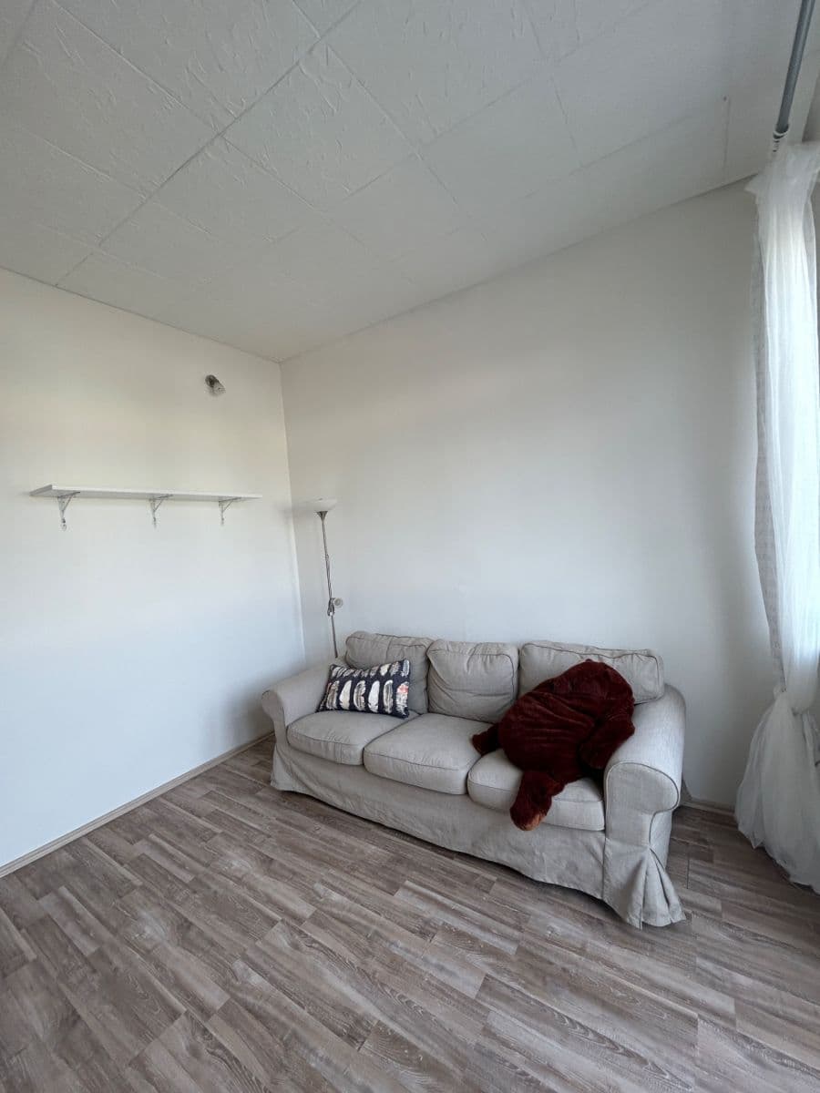 Prenájom bytu 2-izbový 34 m², Petrohradská, Praha, Praha Prenájom bytu 2-izbový 34 m², Petrohradská, Praha, Praha