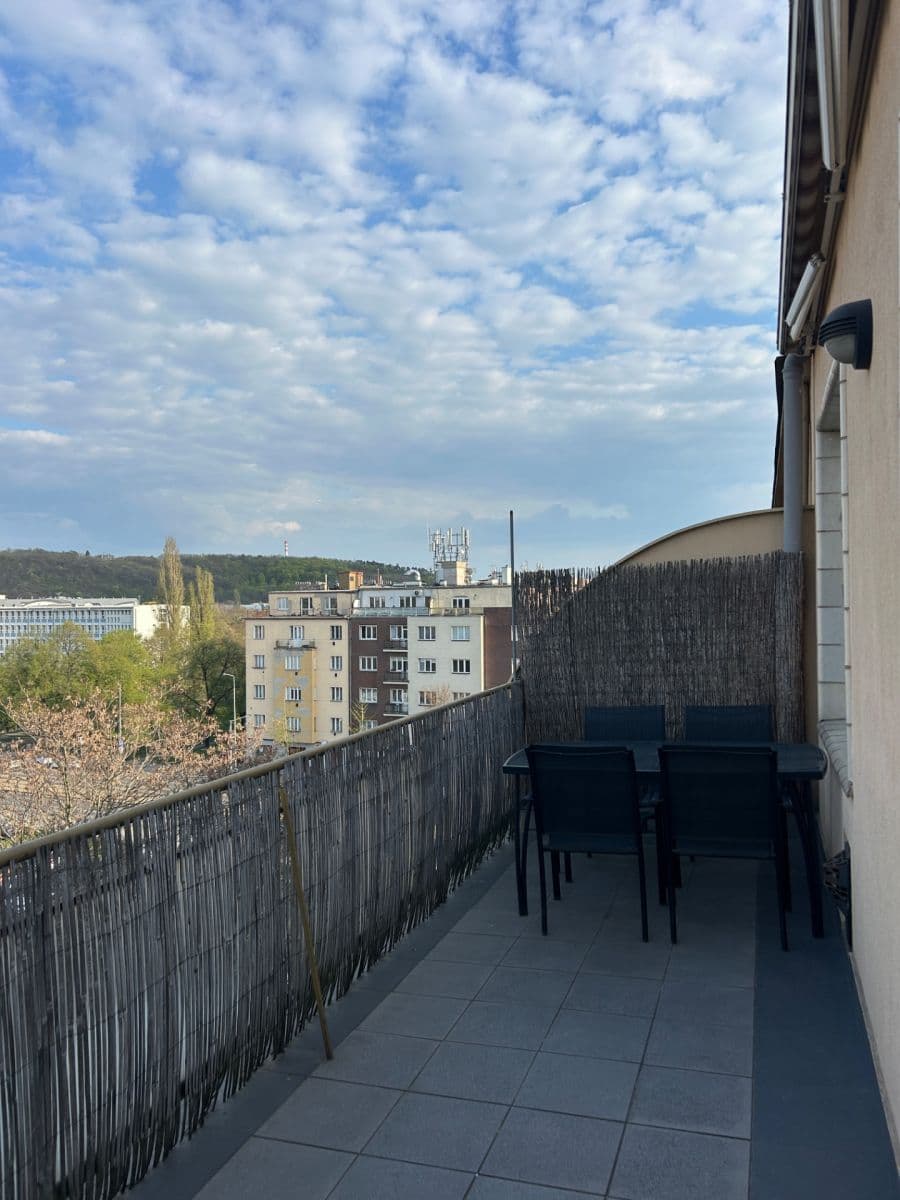 Prenájom bytu 2-izbový 34 m², Petrohradská, Praha, Praha Prenájom bytu 2-izbový 34 m², Petrohradská, Praha, Praha