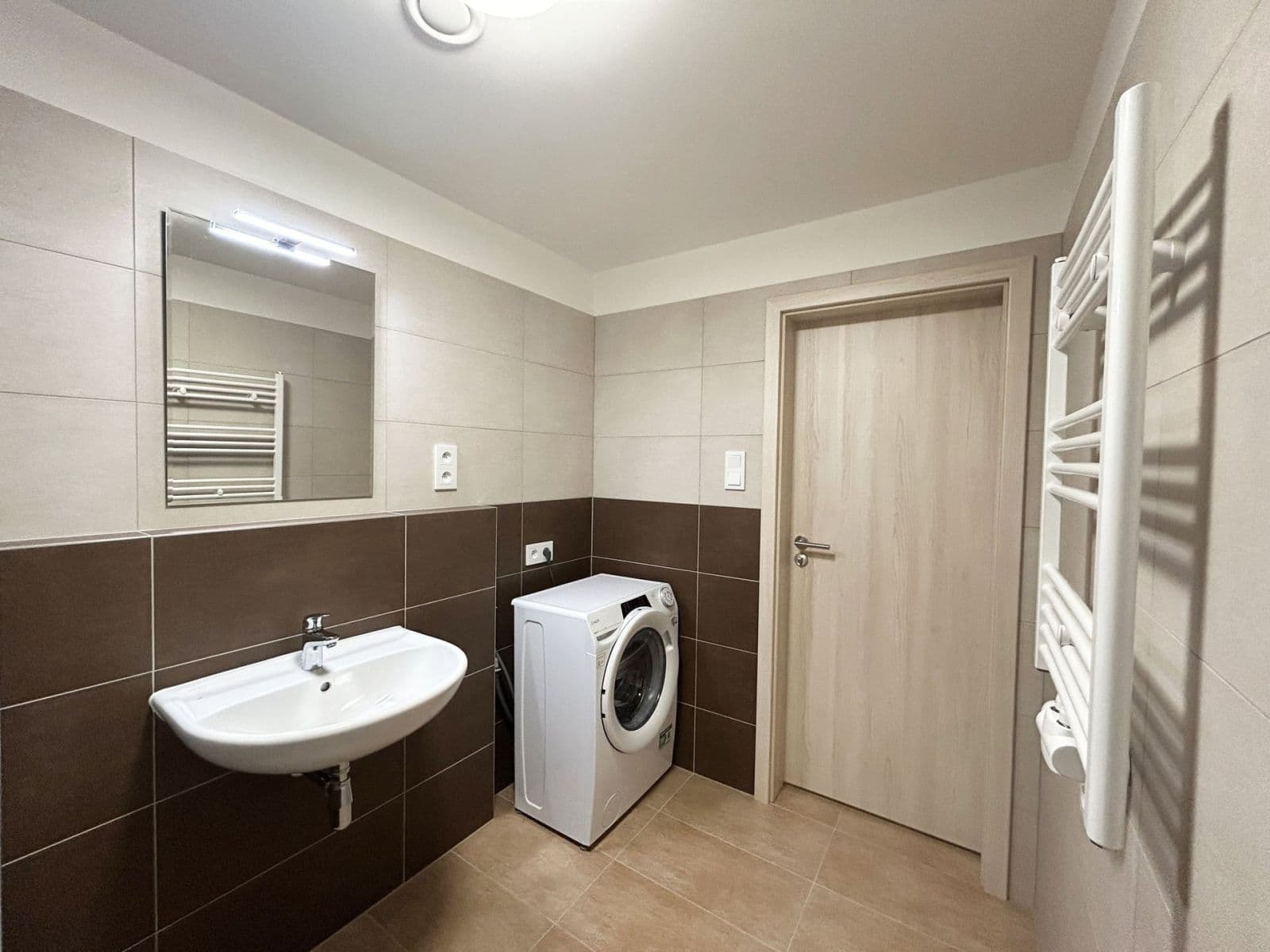Prenájom bytu 3-izbový 72 m², Strančická, Praha, Praha Prenájom bytu 3-izbový 72 m², Strančická, Praha, Praha