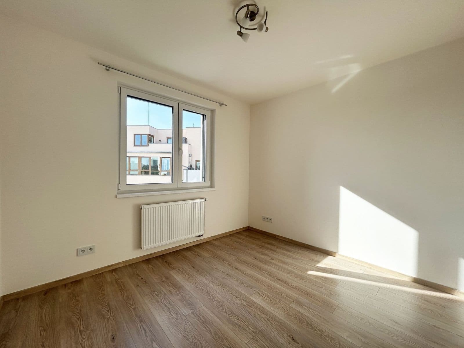 Prenájom bytu 3-izbový 72 m², Strančická, Praha, Praha Prenájom bytu 3-izbový 72 m², Strančická, Praha, Praha
