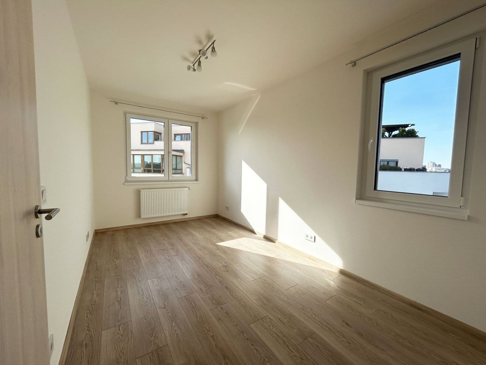 Prenájom bytu 3-izbový 72 m², Strančická, Praha, Praha Prenájom bytu 3-izbový 72 m², Strančická, Praha, Praha