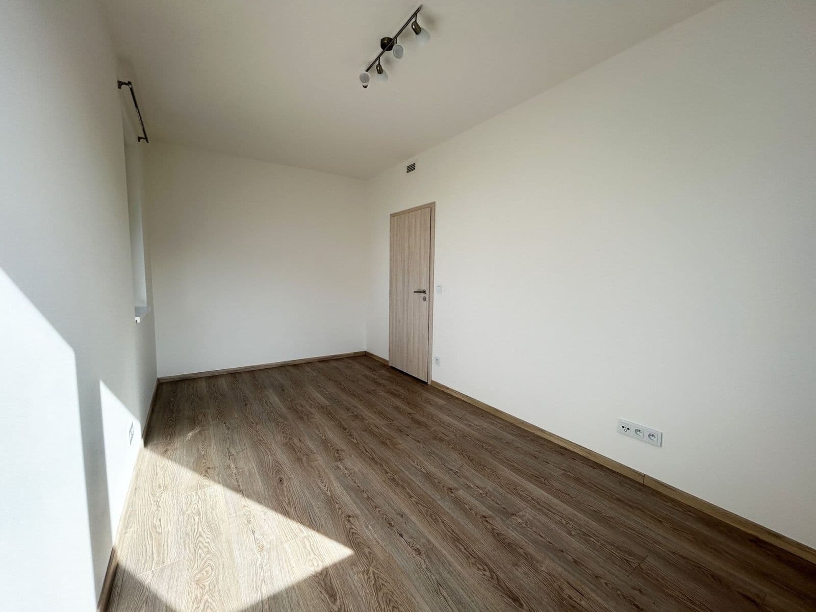 Prenájom bytu 3-izbový 72 m², Strančická, Praha, Praha Prenájom bytu 3-izbový 72 m², Strančická, Praha, Praha