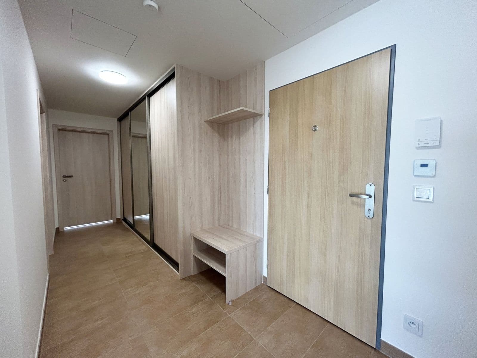 Prenájom bytu 3-izbový 72 m², Strančická, Praha, Praha Prenájom bytu 3-izbový 72 m², Strančická, Praha, Praha