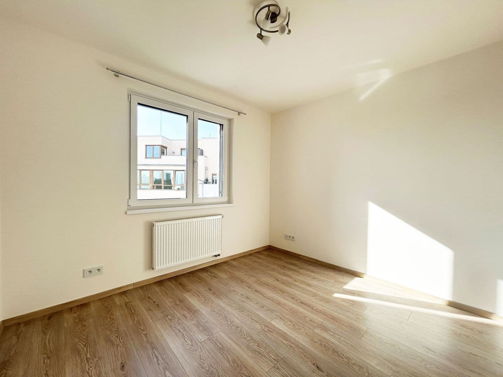 Prenájom bytu 3-izbový 72 m², Strančická, Praha, Praha Prenájom bytu 3-izbový 72 m², Strančická, Praha, Praha