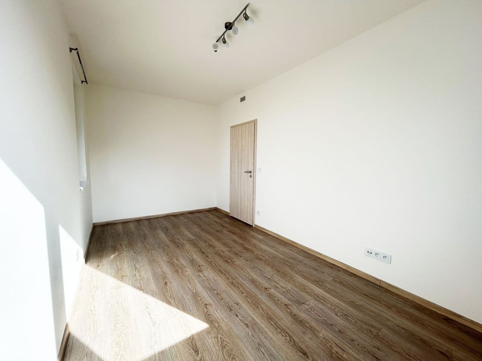 Prenájom bytu 3-izbový 72 m², Strančická, Praha, Praha Prenájom bytu 3-izbový 72 m², Strančická, Praha, Praha