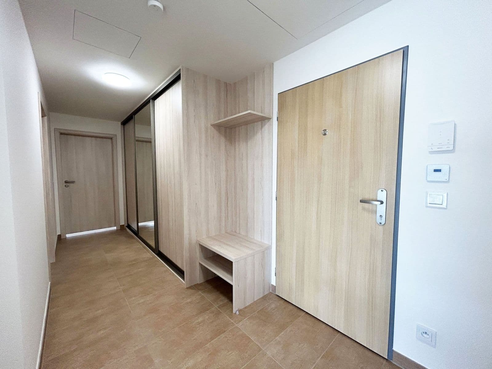Prenájom bytu 3-izbový 72 m², Strančická, Praha, Praha Prenájom bytu 3-izbový 72 m², Strančická, Praha, Praha