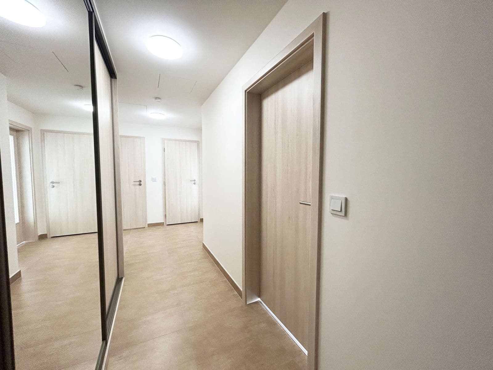 Prenájom bytu 3-izbový 72 m², Strančická, Praha, Praha Prenájom bytu 3-izbový 72 m², Strančická, Praha, Praha