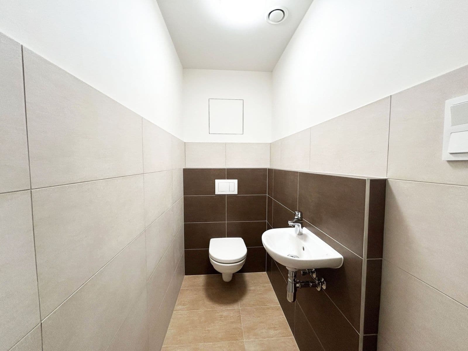 Prenájom bytu 3-izbový 72 m², Strančická, Praha, Praha Prenájom bytu 3-izbový 72 m², Strančická, Praha, Praha