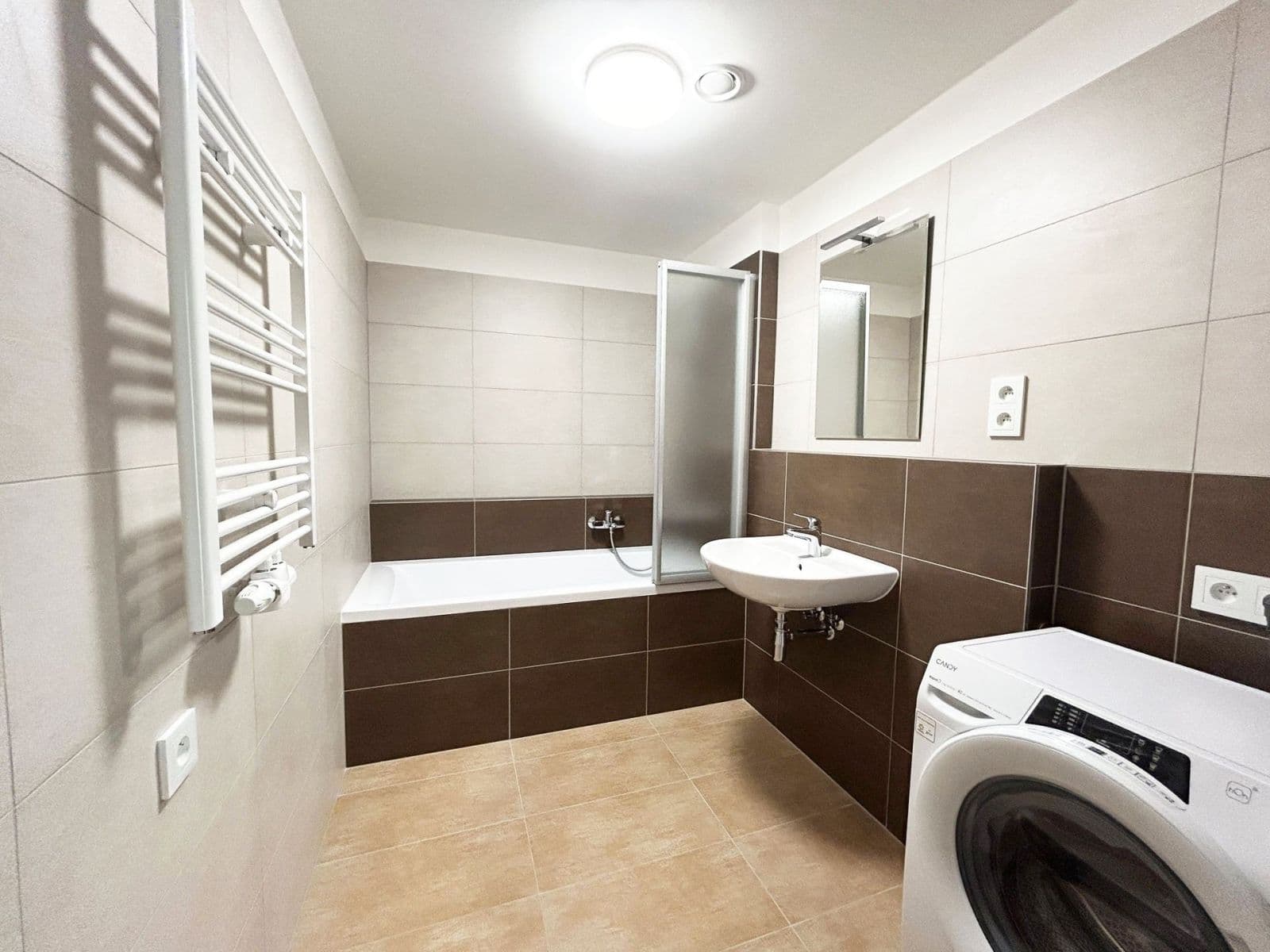 Prenájom bytu 3-izbový 72 m², Strančická, Praha, Praha Prenájom bytu 3-izbový 72 m², Strančická, Praha, Praha
