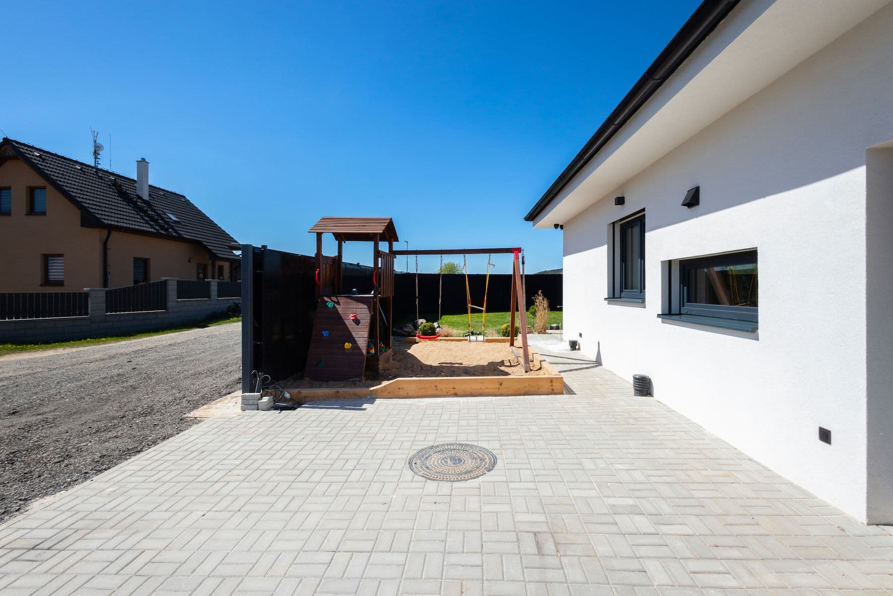 Predaj domu 144 m², pozemek 483 m², Bavoryně, Středočeský kraj Predaj domu 144 m², pozemek 483 m², Bavoryně, Středočeský kraj