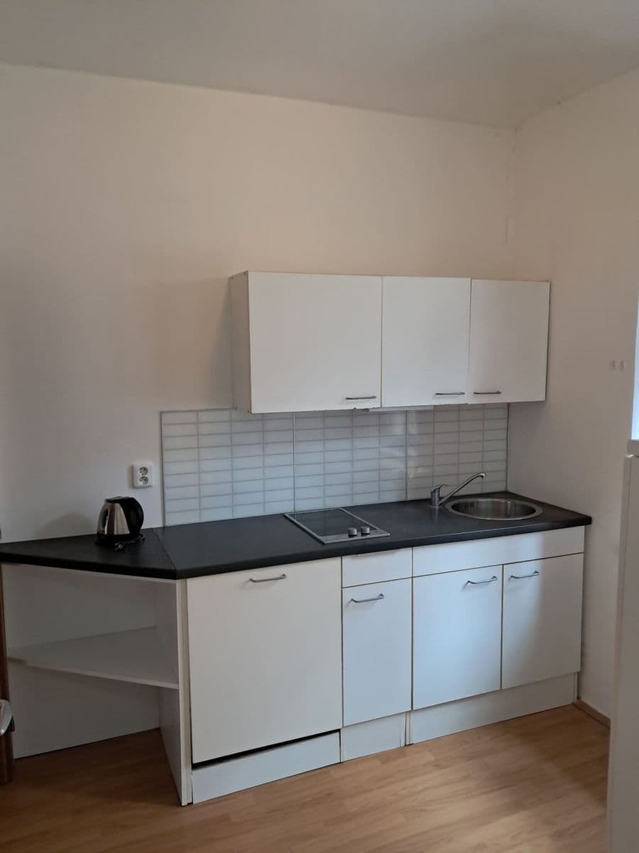 Prenájom bytu 1-izbový 30 m², Na Petynce, Praha, Praha Prenájom bytu 1-izbový 30 m², Na Petynce, Praha, Praha