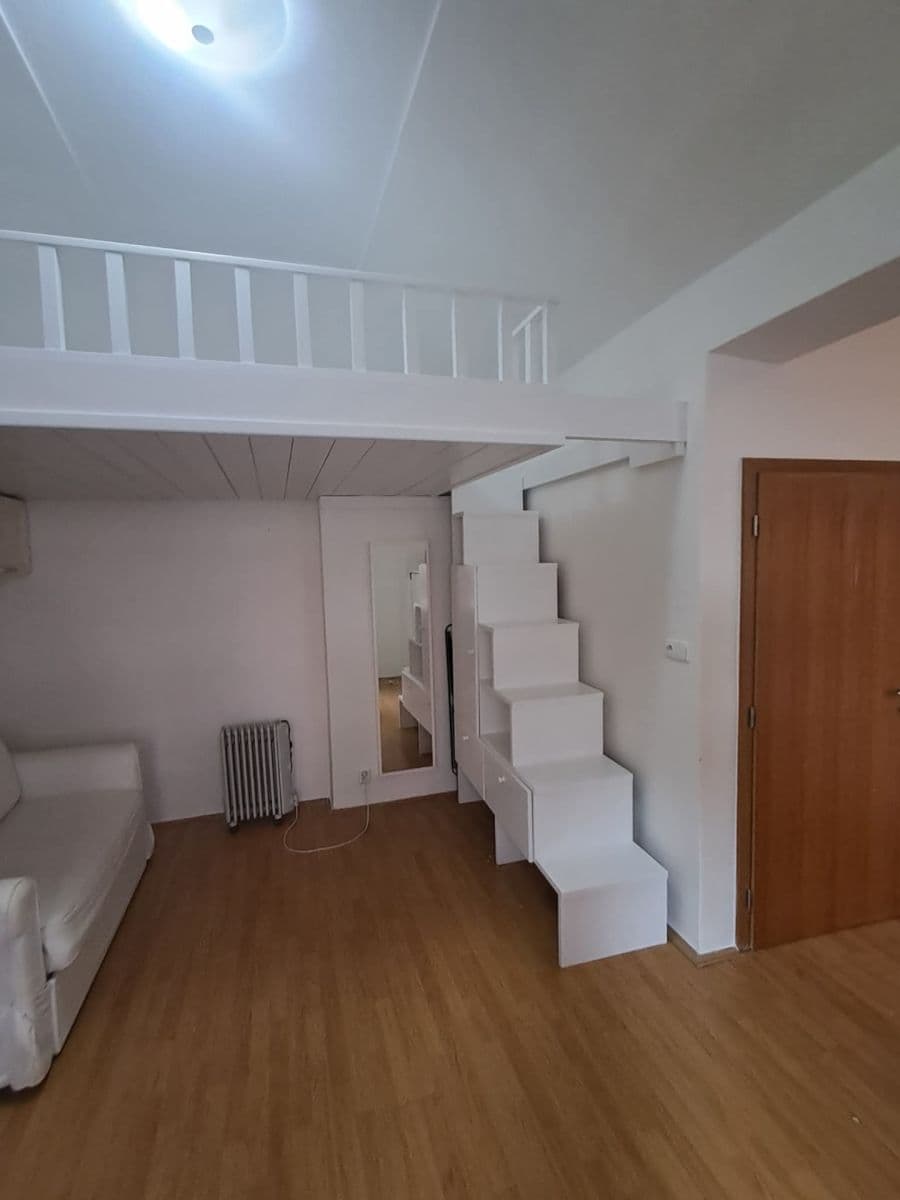 Prenájom bytu 1-izbový 30 m², Na Petynce, Praha, Praha Prenájom bytu 1-izbový 30 m², Na Petynce, Praha, Praha