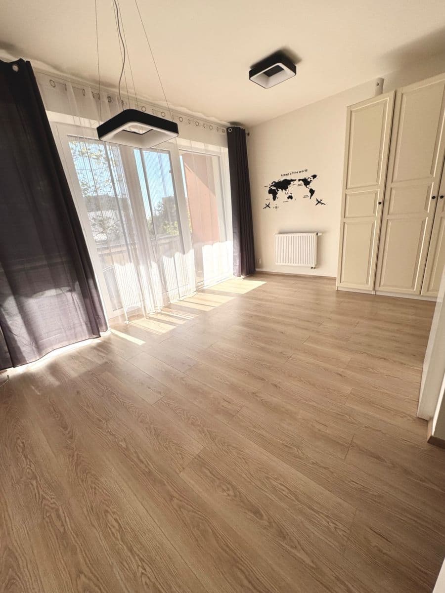 Prenájom bytu 1-izbový 42 m², Hřbitovní, Plzeň, Plzeňský kraj Prenájom bytu 1-izbový 42 m², Hřbitovní, Plzeň, Plzeňský kraj