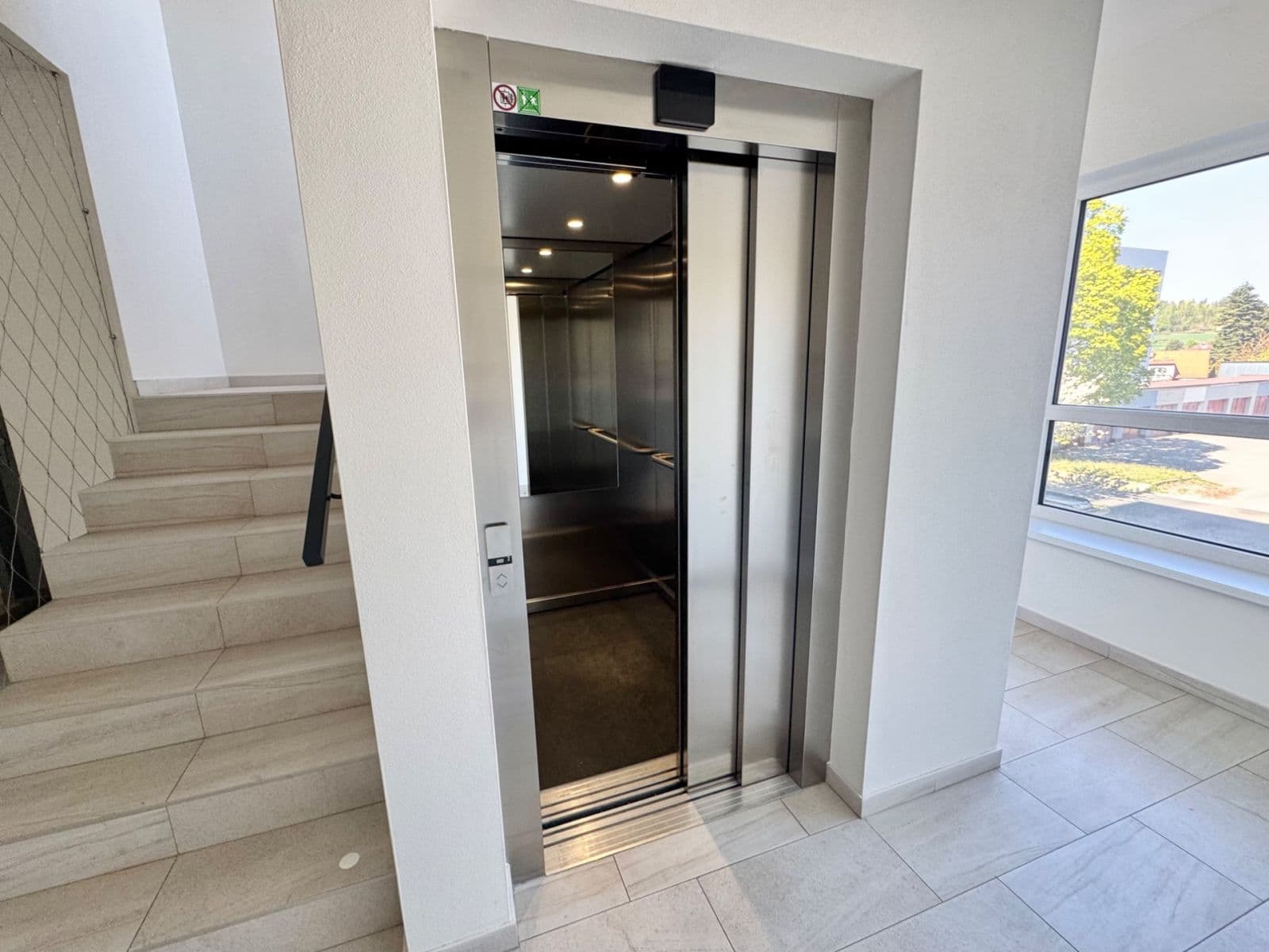 Prenájom bytu 1-izbový 42 m², Hřbitovní, Plzeň, Plzeňský kraj Prenájom bytu 1-izbový 42 m², Hřbitovní, Plzeň, Plzeňský kraj