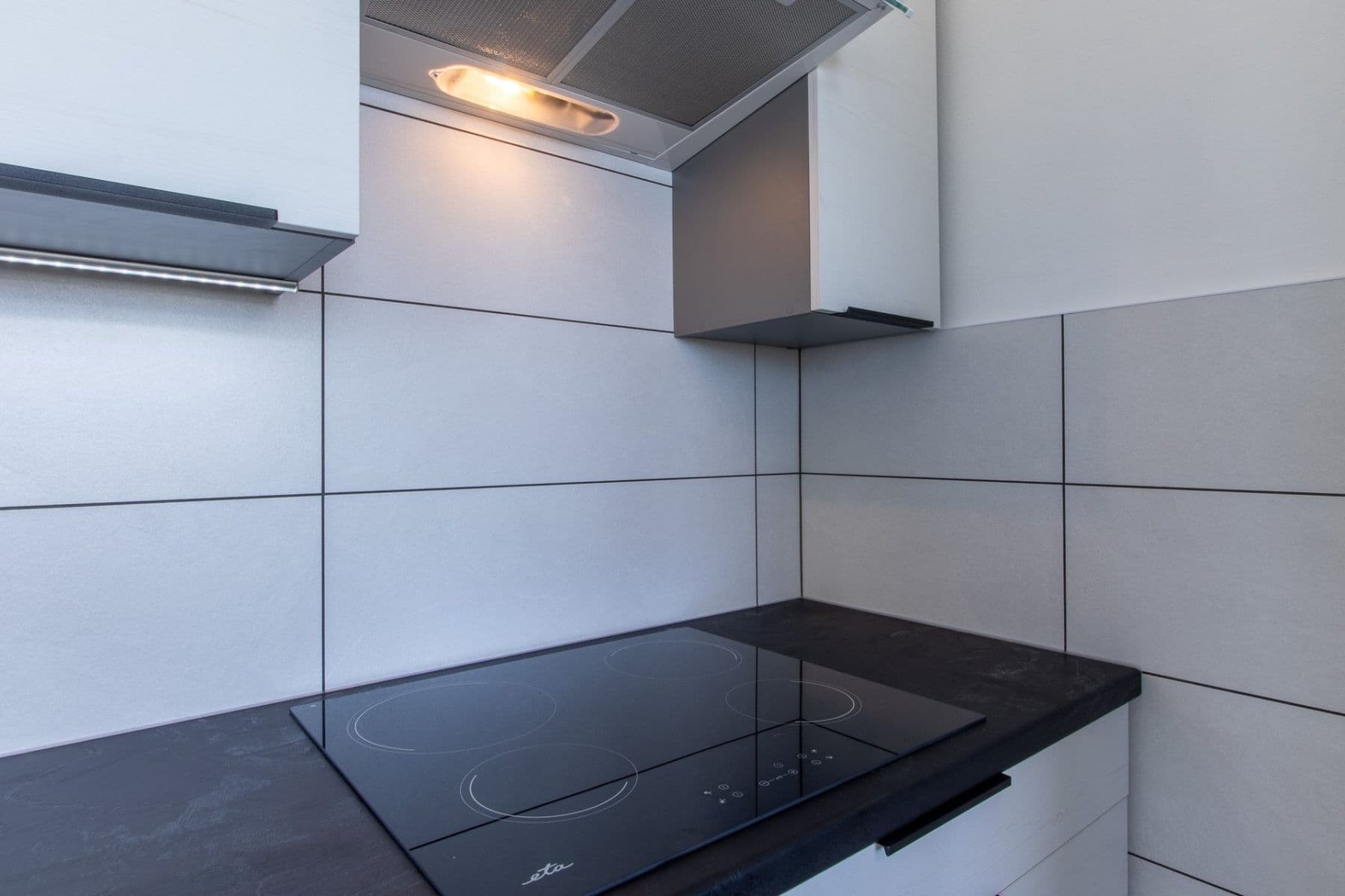 Prenájom bytu 3-izbový 70 m², Jablonecká, Praha, Praha Prenájom bytu 3-izbový 70 m², Jablonecká, Praha, Praha
