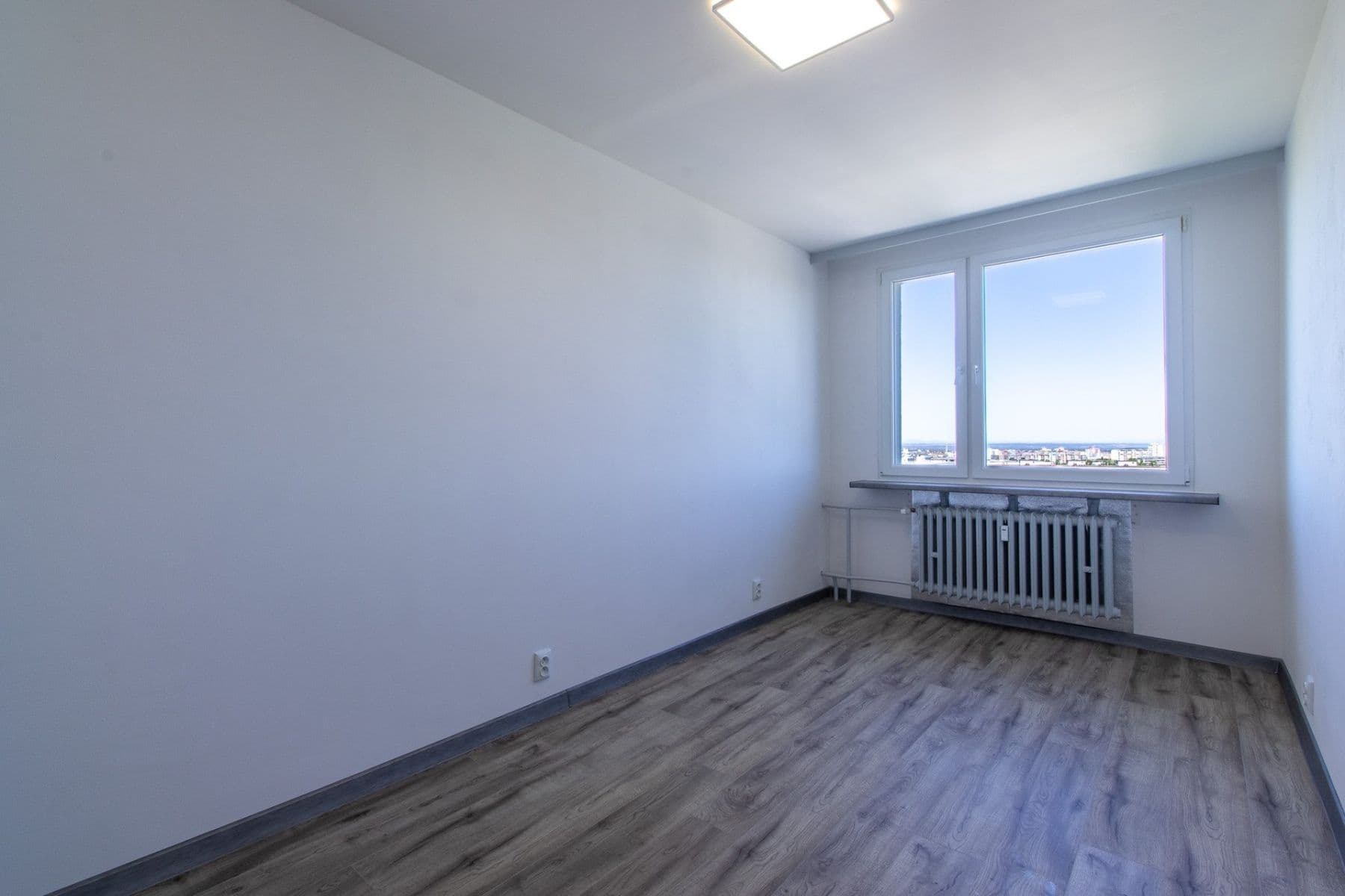 Prenájom bytu 3-izbový 70 m², Jablonecká, Praha, Praha Prenájom bytu 3-izbový 70 m², Jablonecká, Praha, Praha