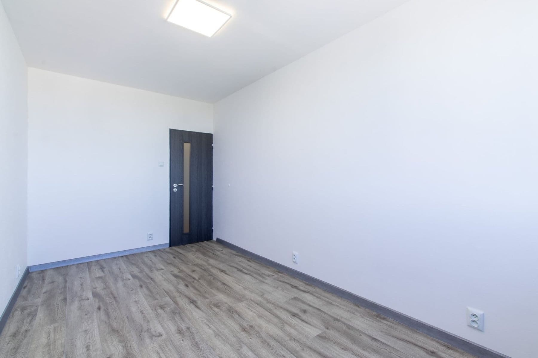 Prenájom bytu 3-izbový 70 m², Jablonecká, Praha, Praha Prenájom bytu 3-izbový 70 m², Jablonecká, Praha, Praha