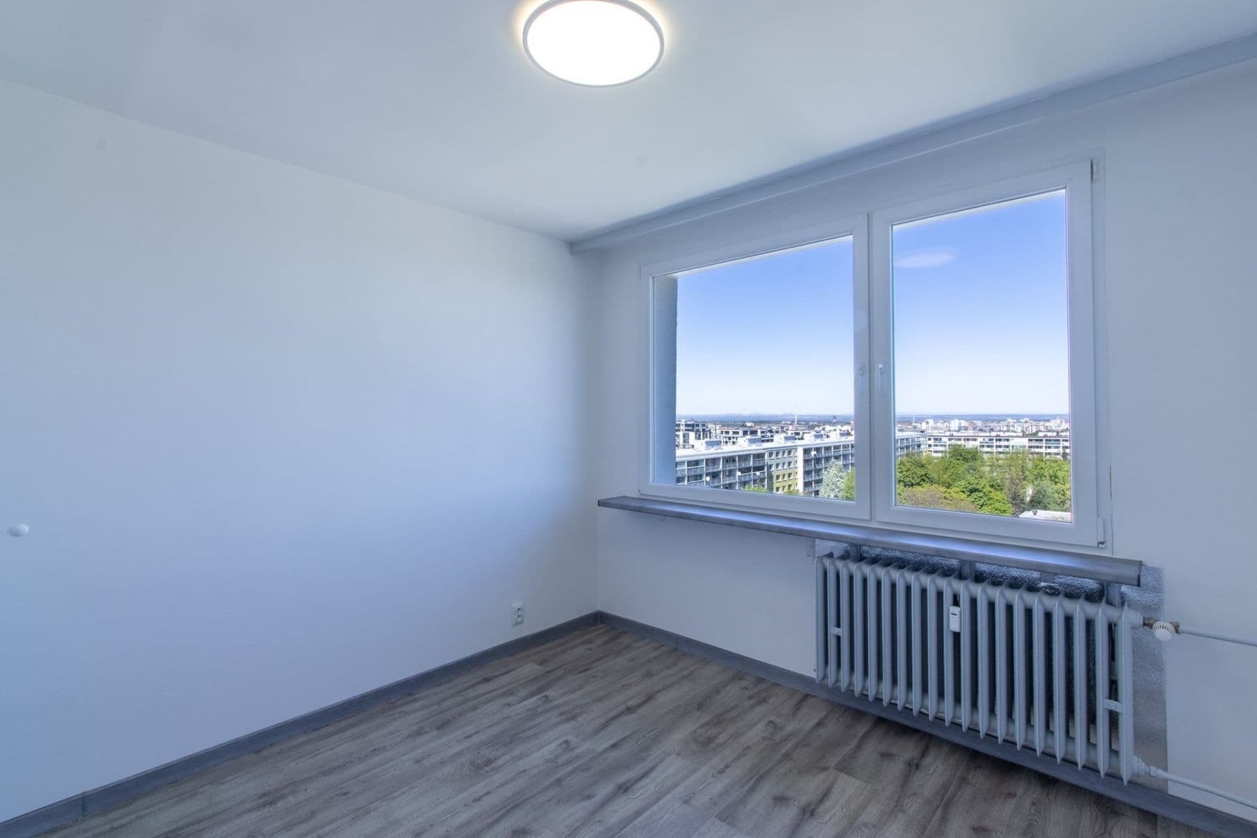 Prenájom bytu 3-izbový 70 m², Jablonecká, Praha, Praha Prenájom bytu 3-izbový 70 m², Jablonecká, Praha, Praha