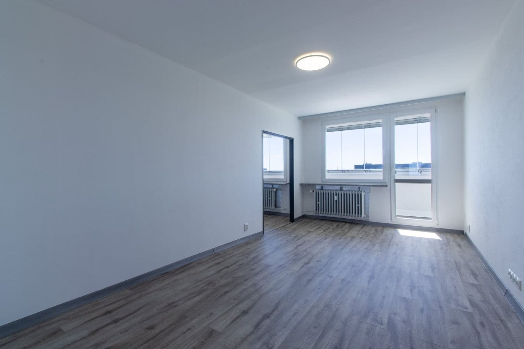 Prenájom bytu 3-izbový 70 m², Jablonecká, Praha, Praha Prenájom bytu 3-izbový 70 m², Jablonecká, Praha, Praha