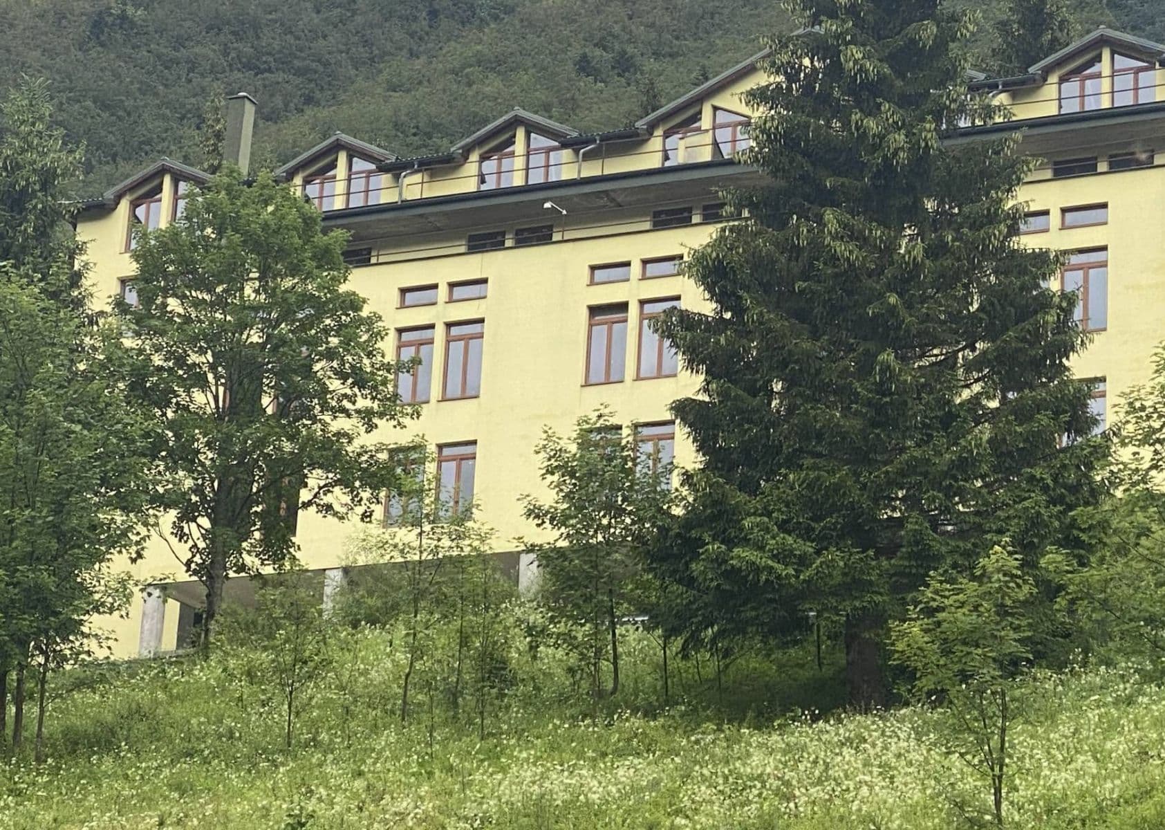 Predaj nebytového priestoru 8.000 m², Terchová, Žilinský kraj Predaj nebytového priestoru 8.000 m², Terchová, Žilinský kraj