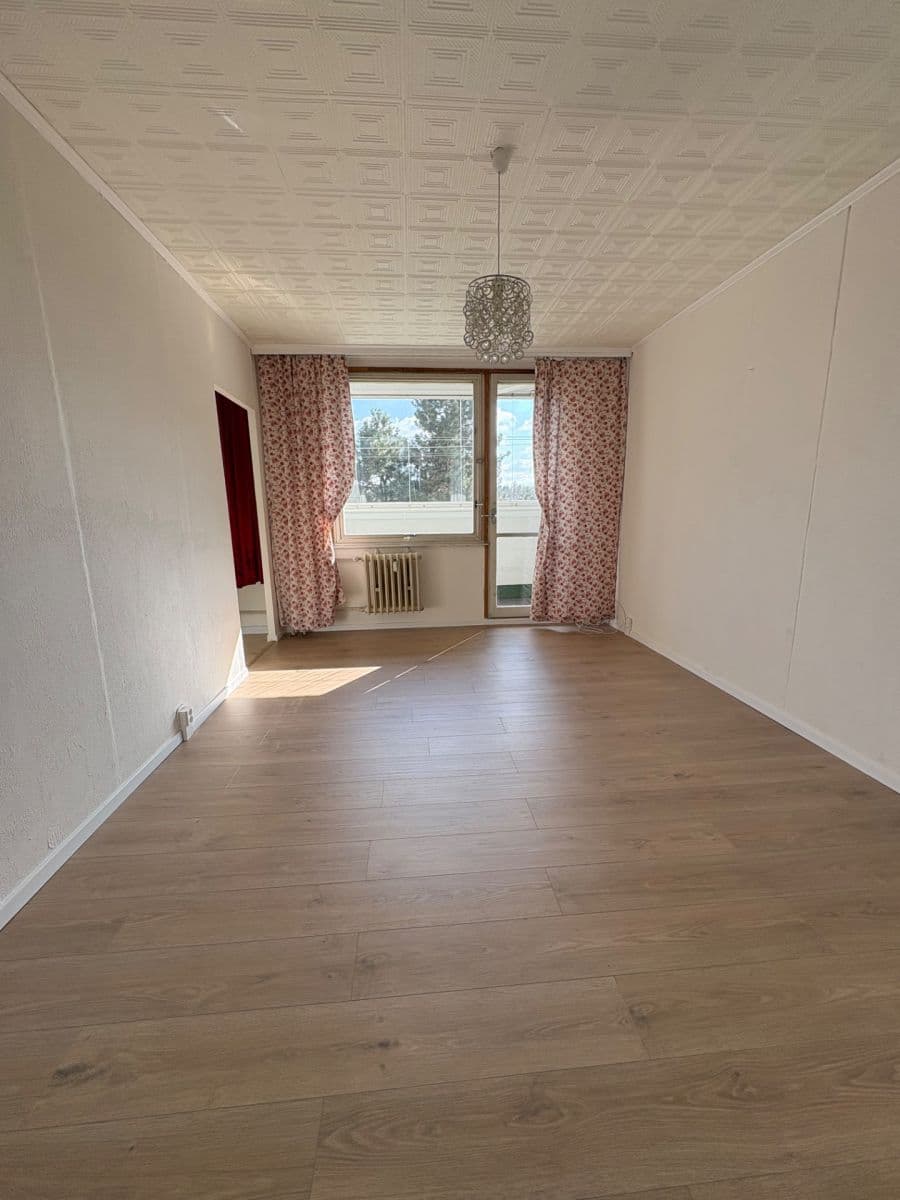 Prenájom bytu 3-izbový 55 m², Sládkovičova, Praha, Praha Prenájom bytu 3-izbový 55 m², Sládkovičova, Praha, Praha