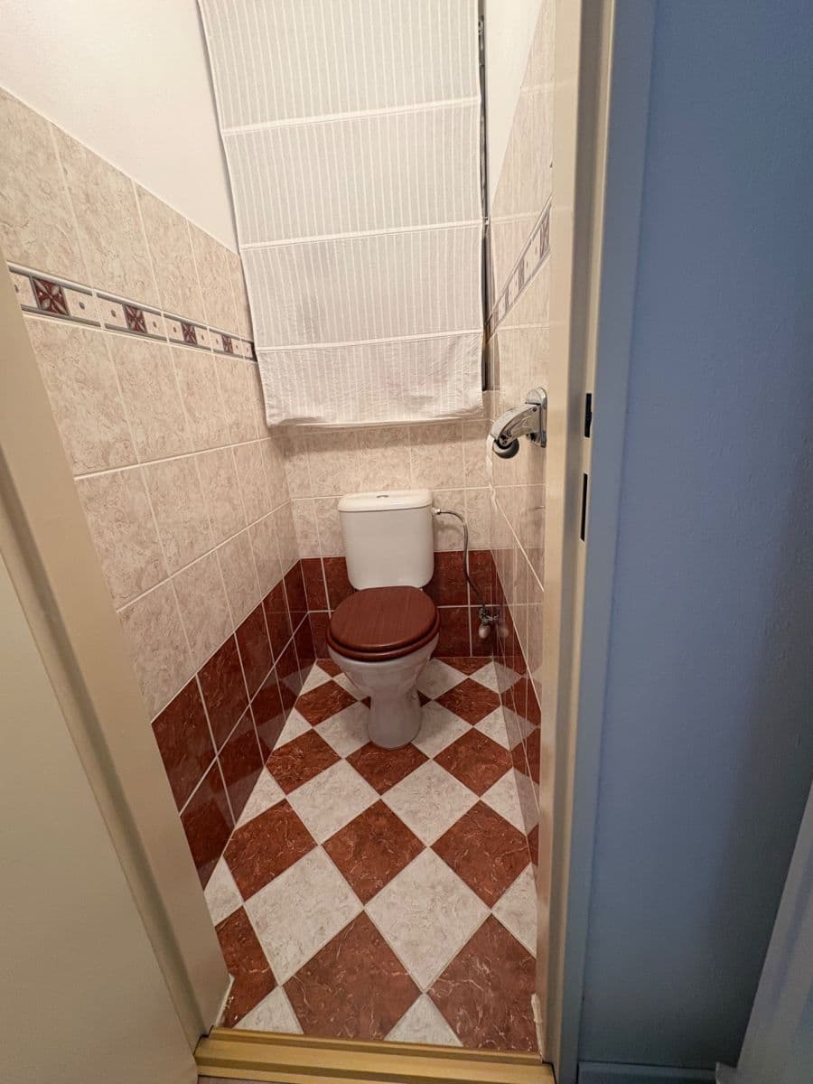 Prenájom bytu 3-izbový 55 m², Sládkovičova, Praha, Praha Prenájom bytu 3-izbový 55 m², Sládkovičova, Praha, Praha