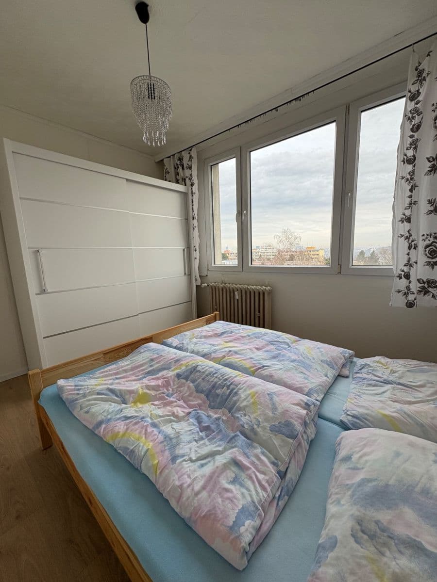 Prenájom bytu 3-izbový 55 m², Sládkovičova, Praha, Praha Prenájom bytu 3-izbový 55 m², Sládkovičova, Praha, Praha