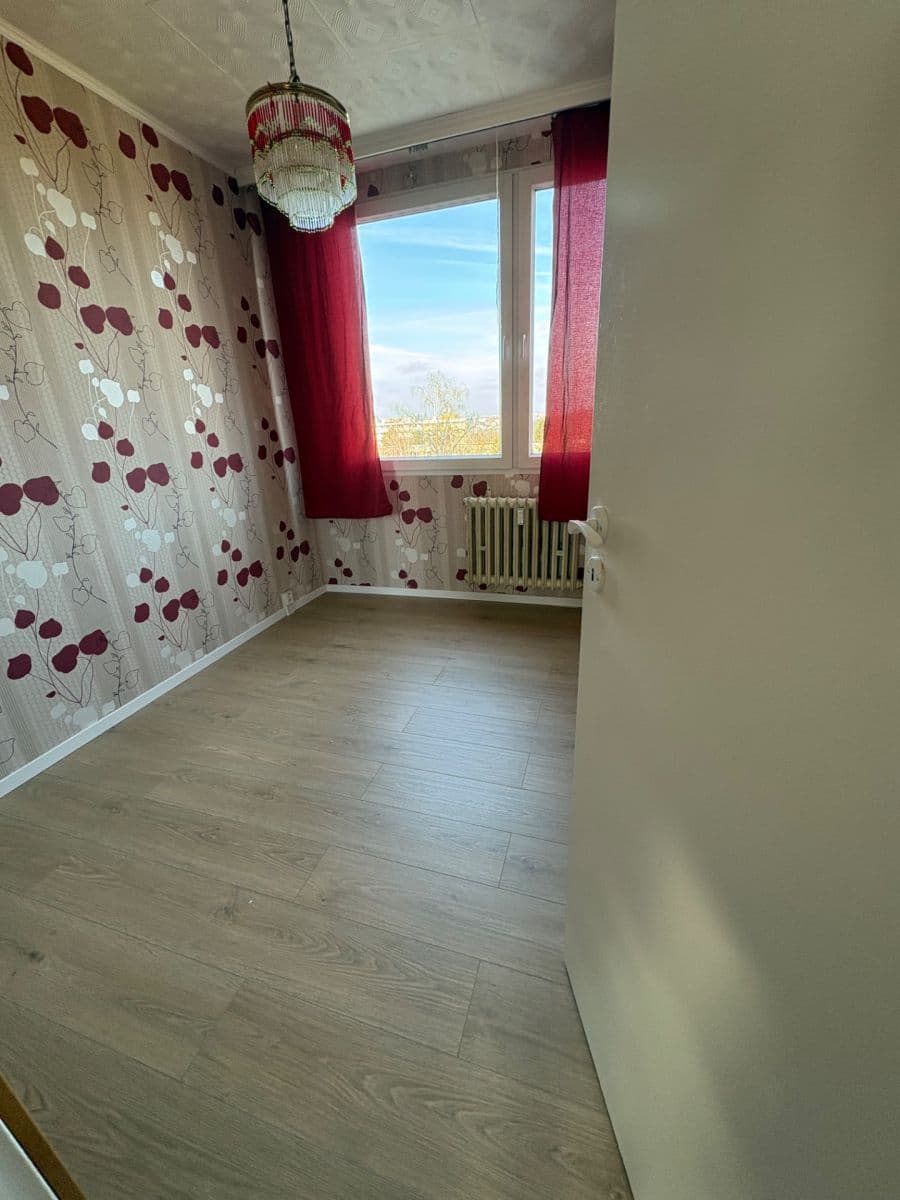 Prenájom bytu 3-izbový 55 m², Sládkovičova, Praha, Praha Prenájom bytu 3-izbový 55 m², Sládkovičova, Praha, Praha