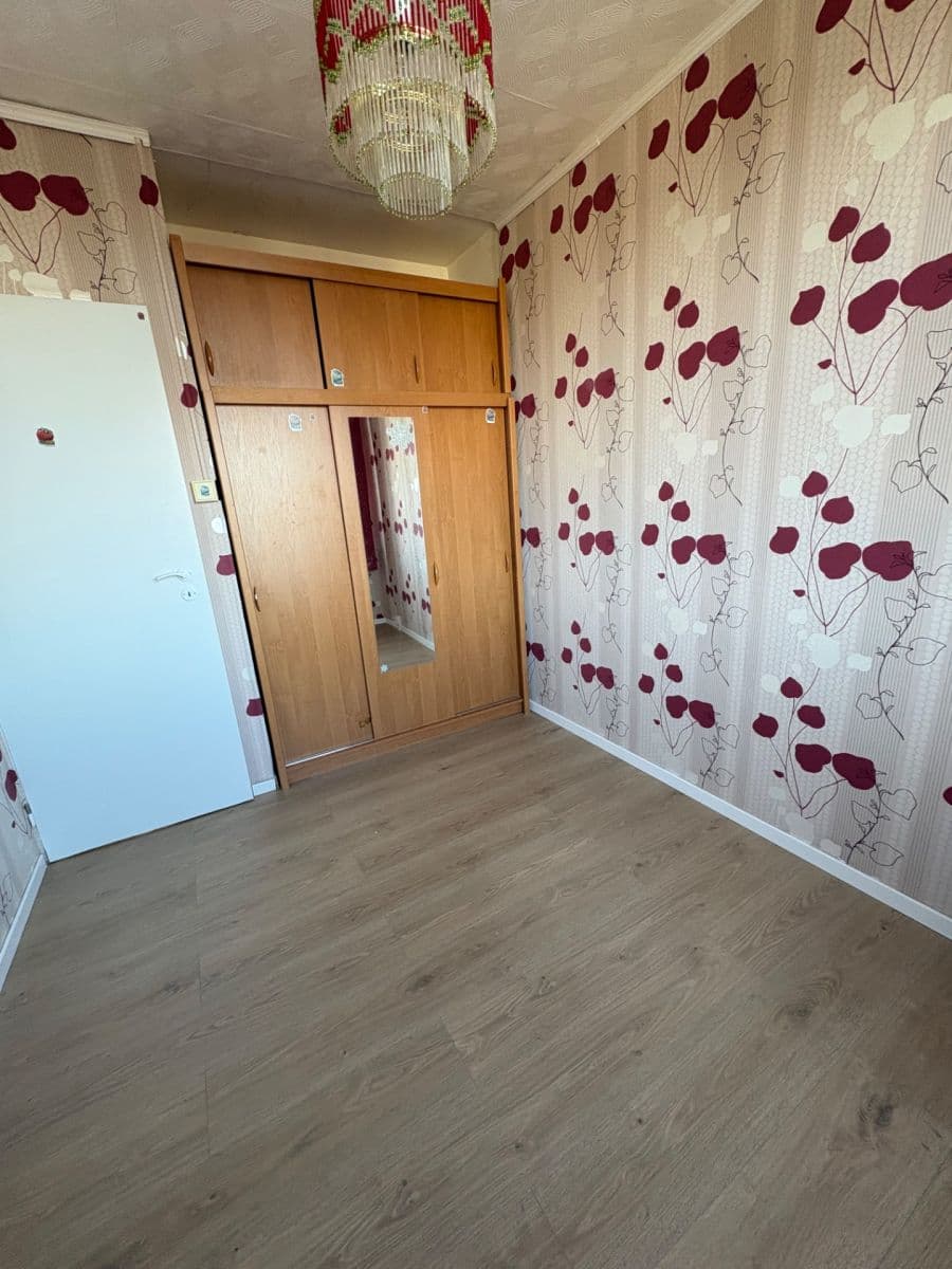 Prenájom bytu 3-izbový 55 m², Sládkovičova, Praha, Praha Prenájom bytu 3-izbový 55 m², Sládkovičova, Praha, Praha