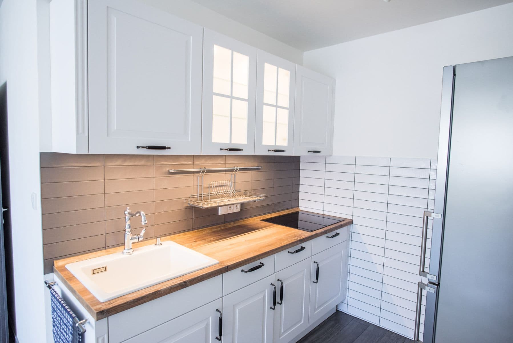Prenájom bytu 2-izbový 44 m², Uherská, Praha, Praha Prenájom bytu 2-izbový 44 m², Uherská, Praha, Praha