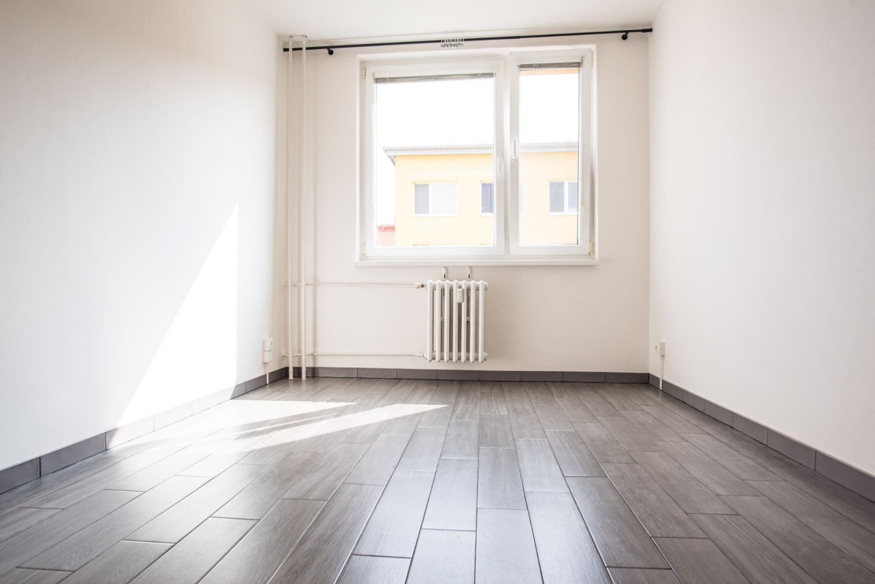 Prenájom bytu 2-izbový 44 m², Uherská, Praha, Praha Prenájom bytu 2-izbový 44 m², Uherská, Praha, Praha