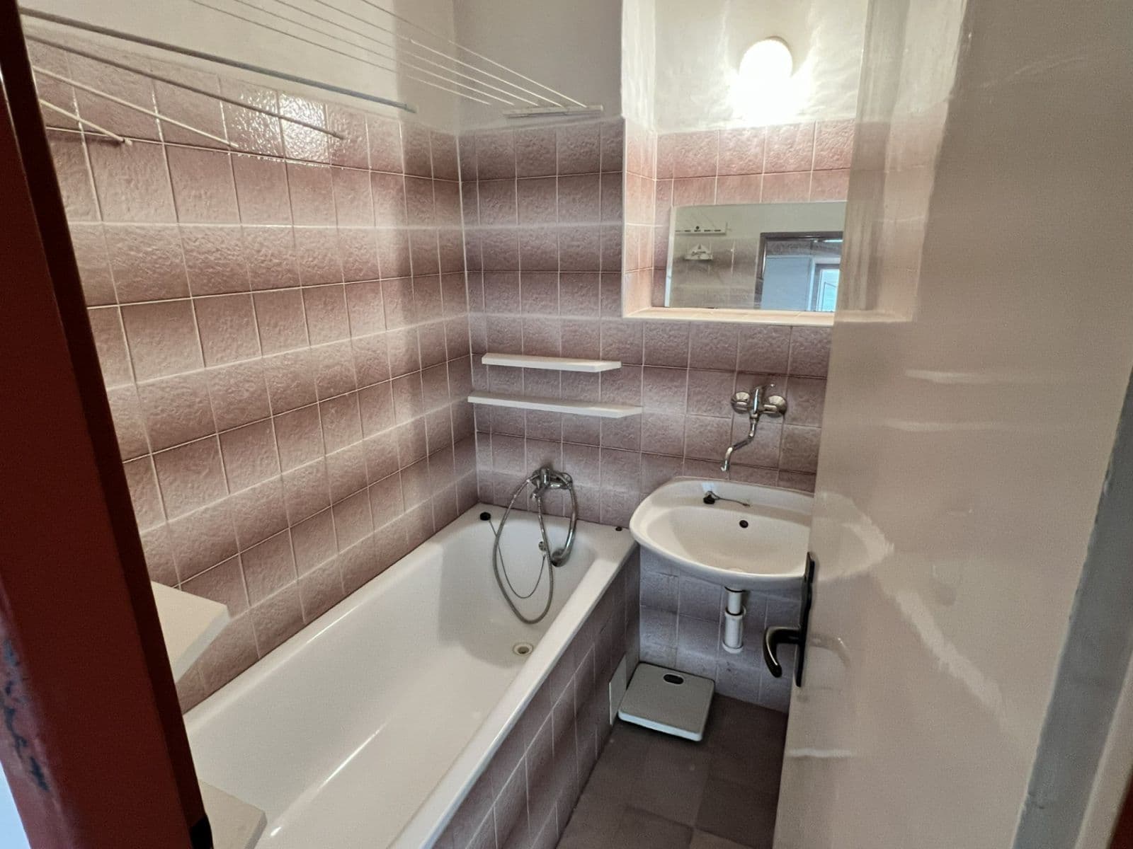 Predaj bytu 3-izbový 77 m², Benešovo náměstí, Pardubice, Pardubický kraj Predaj bytu 3-izbový 77 m², Benešovo náměstí, Pardubice, Pardubický kraj