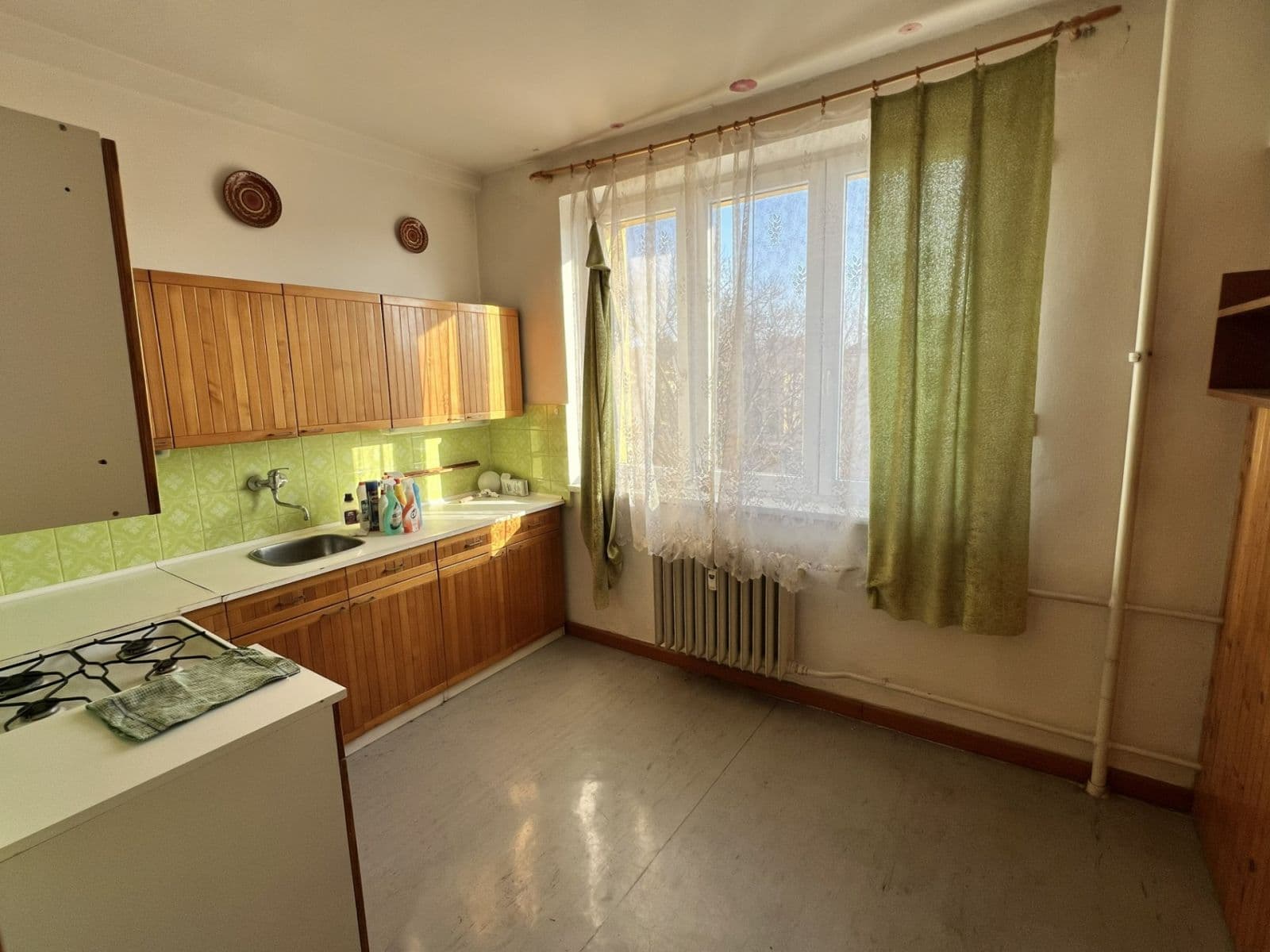 Predaj bytu 3-izbový 77 m², Benešovo náměstí, Pardubice, Pardubický kraj Predaj bytu 3-izbový 77 m², Benešovo náměstí, Pardubice, Pardubický kraj