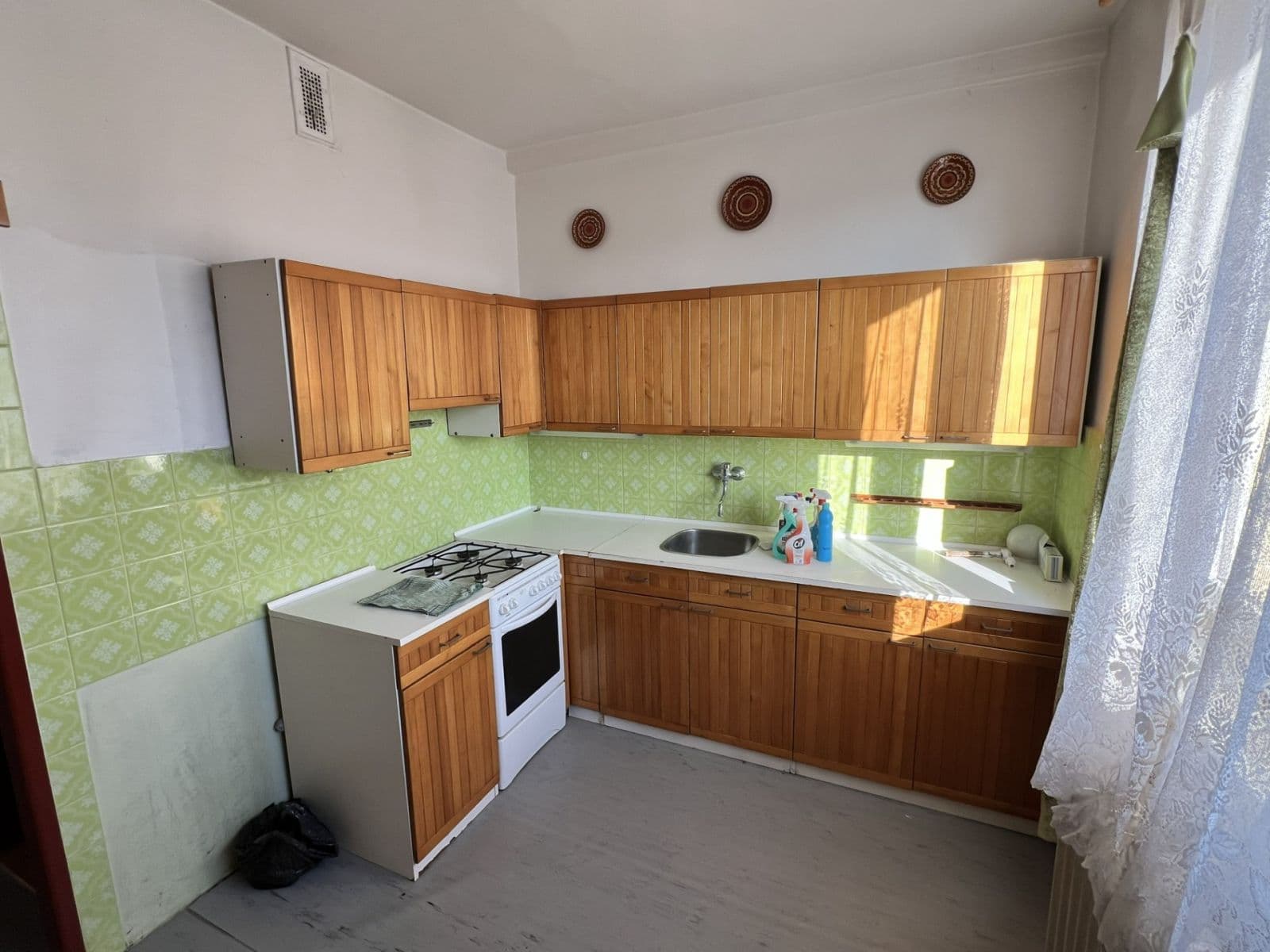 Predaj bytu 3-izbový 77 m², Benešovo náměstí, Pardubice, Pardubický kraj Predaj bytu 3-izbový 77 m², Benešovo náměstí, Pardubice, Pardubický kraj