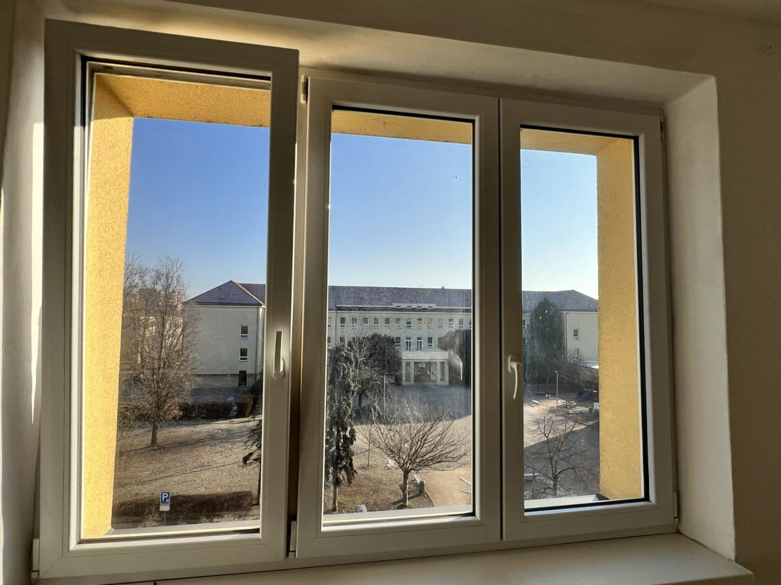 Predaj bytu 3-izbový 77 m², Benešovo náměstí, Pardubice, Pardubický kraj Predaj bytu 3-izbový 77 m², Benešovo náměstí, Pardubice, Pardubický kraj