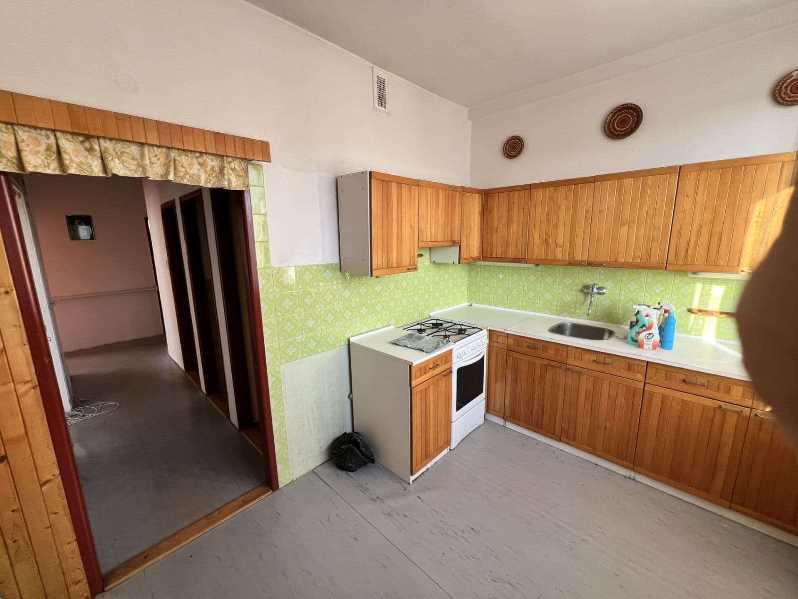 Predaj bytu 3-izbový 77 m², Benešovo náměstí, Pardubice, Pardubický kraj Predaj bytu 3-izbový 77 m², Benešovo náměstí, Pardubice, Pardubický kraj