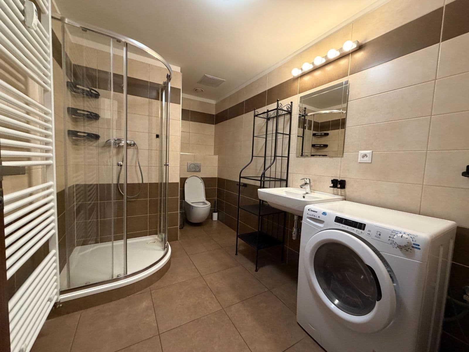 Prenájom bytu 2-izbový 49 m², Jankovcova, Praha, Praha Prenájom bytu 2-izbový 49 m², Jankovcova, Praha, Praha
