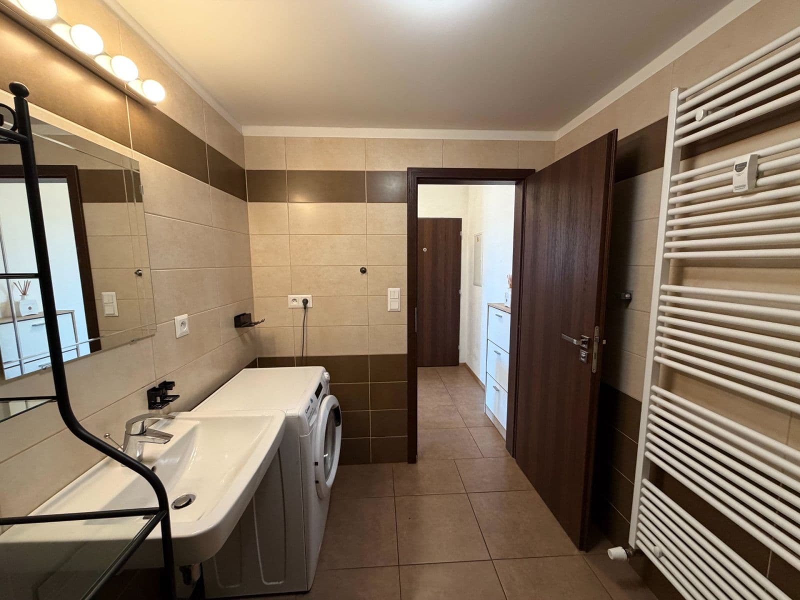 Prenájom bytu 2-izbový 49 m², Jankovcova, Praha, Praha Prenájom bytu 2-izbový 49 m², Jankovcova, Praha, Praha