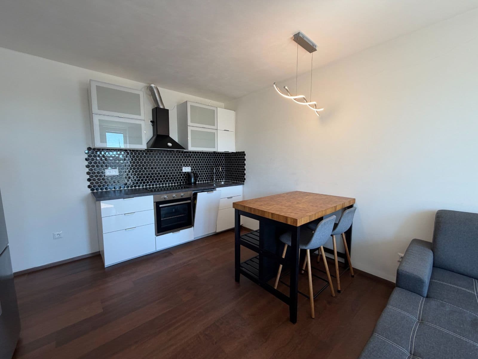 Prenájom bytu 2-izbový 49 m², Jankovcova, Praha, Praha Prenájom bytu 2-izbový 49 m², Jankovcova, Praha, Praha