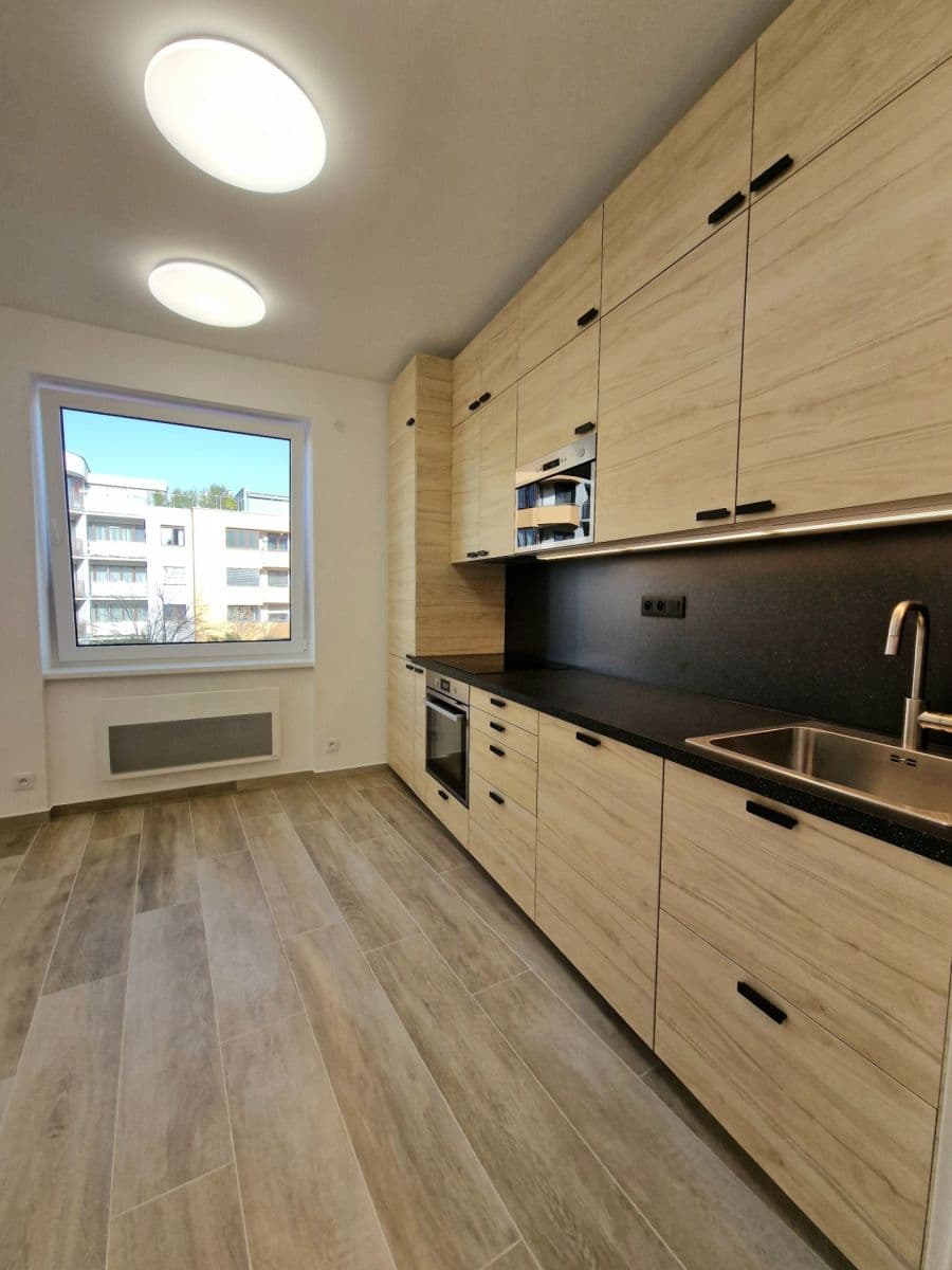 Prenájom bytu 2-izbový 37 m², U Kříže, Praha, Praha Prenájom bytu 2-izbový 37 m², U Kříže, Praha, Praha