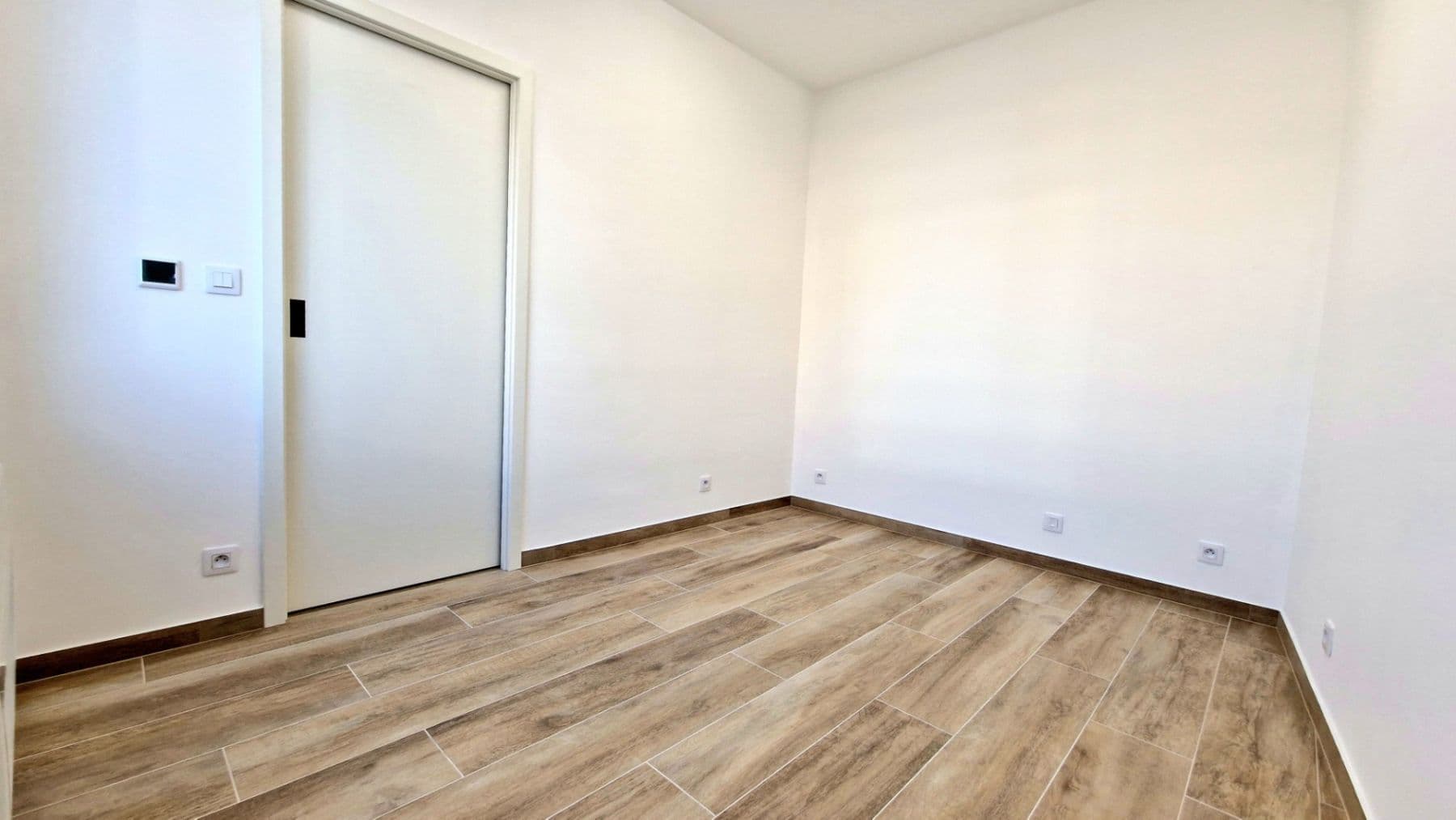 Prenájom bytu 2-izbový 37 m², U Kříže, Praha, Praha Prenájom bytu 2-izbový 37 m², U Kříže, Praha, Praha