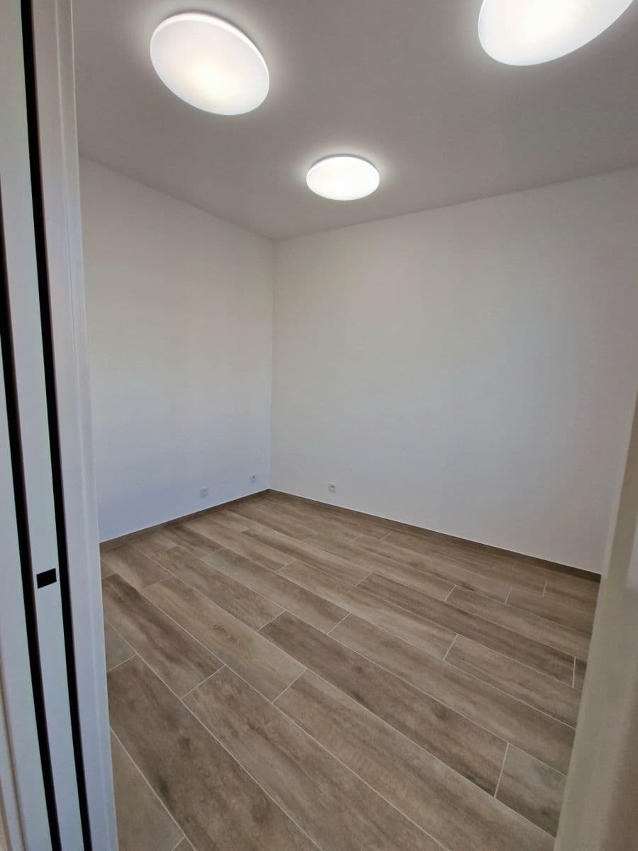 Prenájom bytu 2-izbový 37 m², U Kříže, Praha, Praha Prenájom bytu 2-izbový 37 m², U Kříže, Praha, Praha