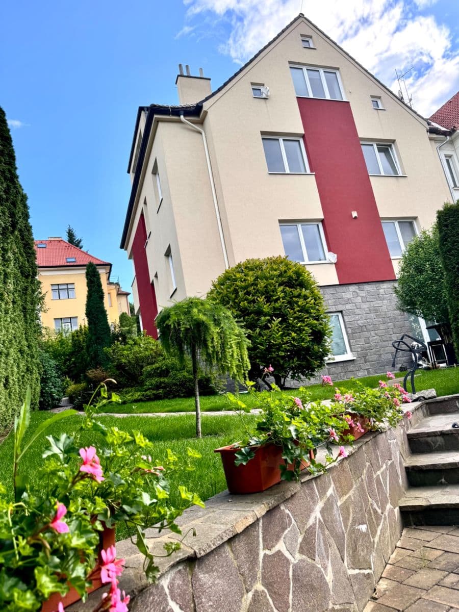 Prenájom bytu 2-izbový 42 m², Na Zvoničce, Praha, Praha Prenájom bytu 2-izbový 42 m², Na Zvoničce, Praha, Praha